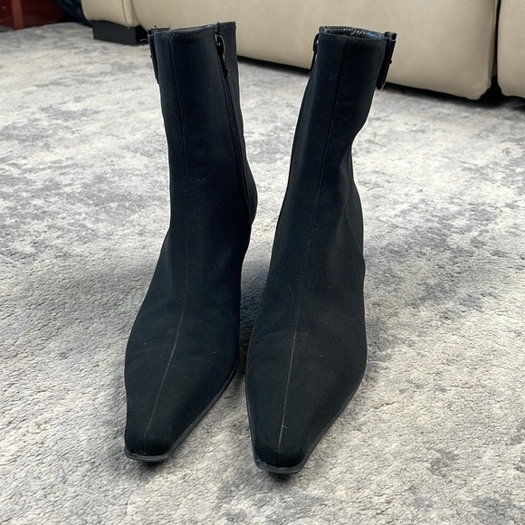 Stuart Weitzman Buckle Kitten Heel Ankle Boots Pointed Toe Witchy Black Sz 8.5 N - Picture 3 of 13